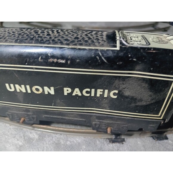 Vintage Union Pacific Mechanical Train Set Engine Coal Car Rail Car - Picture 4 of 9